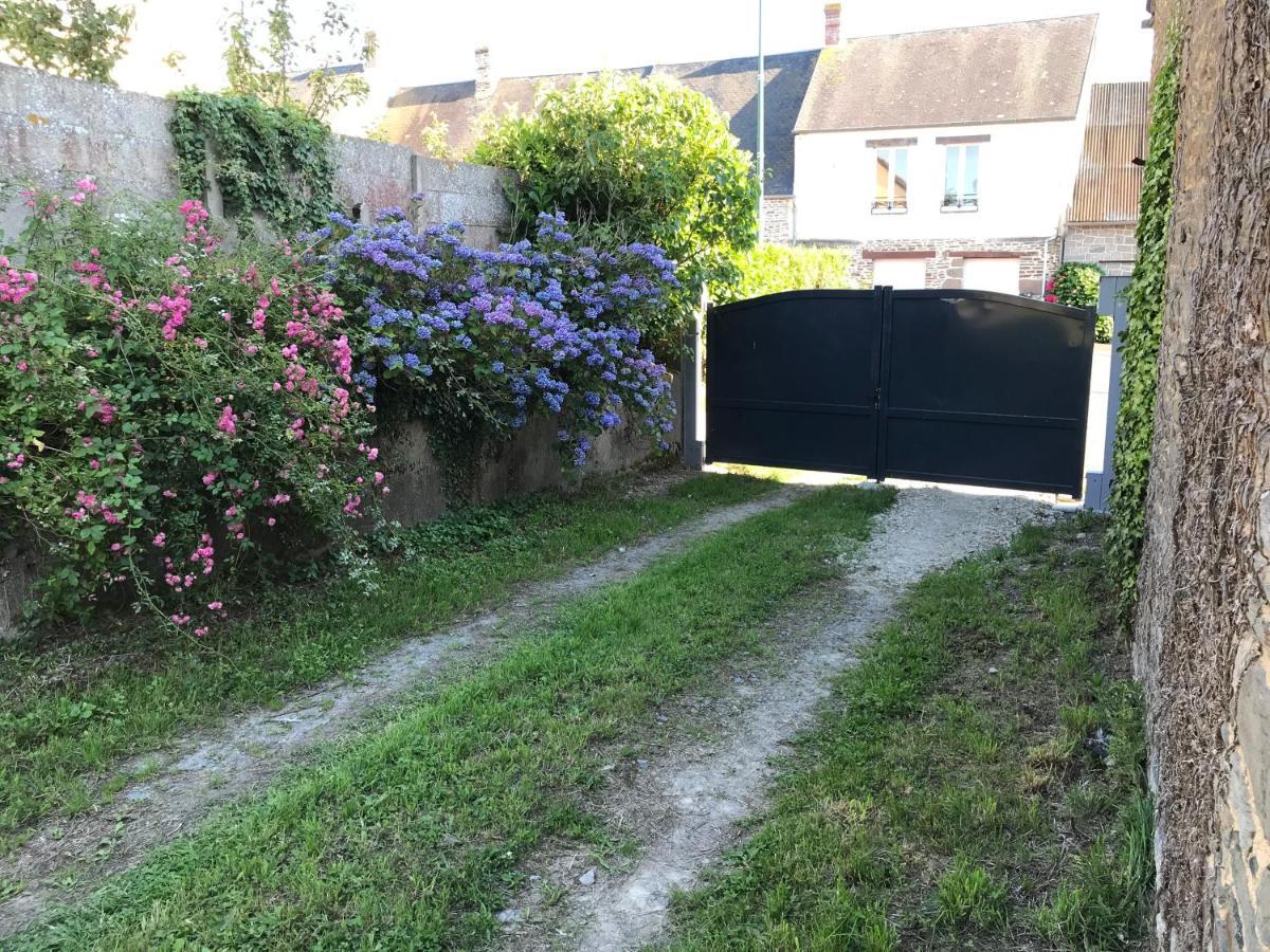 Hebergements Situes A 6 Kms Du Mont Saint Michel Tanis Zewnętrze zdjęcie